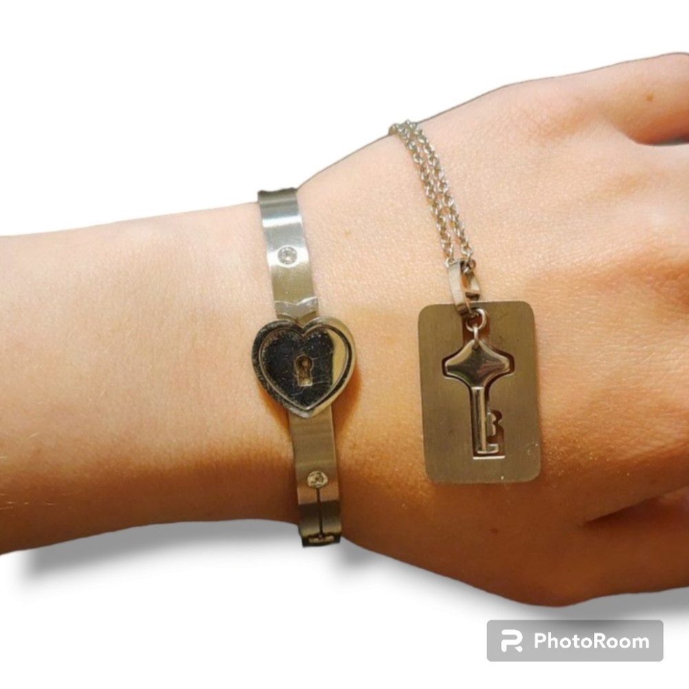 Necklace key lock set